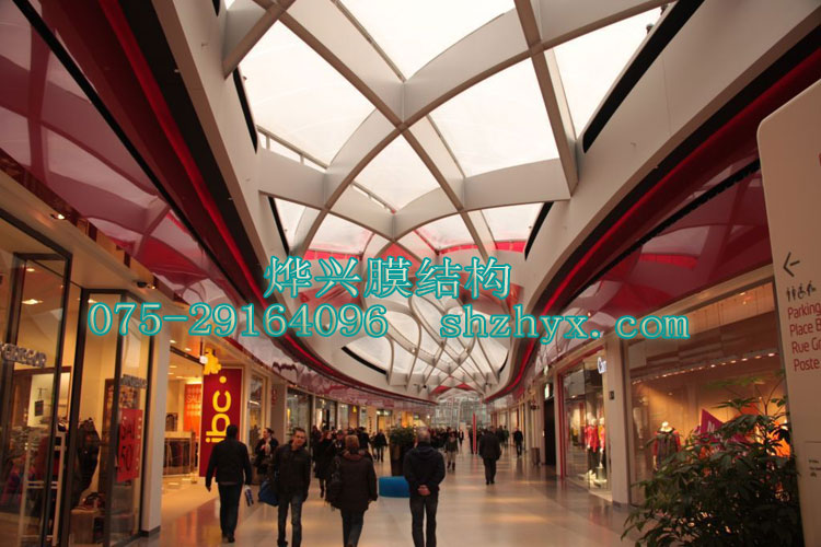 商場(chǎng)建筑方案配上ETFE膜結(jié)構(gòu)，彰顯大智慧